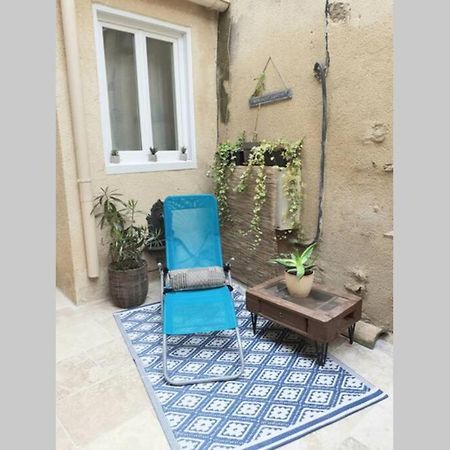 Maison De Village Avec Cour Aux Portes D'Avignon Entraigues-sur-la-Sorgue Bagian luar foto