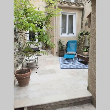 Maison De Village Avec Cour Aux Portes D'Avignon Entraigues-sur-la-Sorgue Bagian luar foto