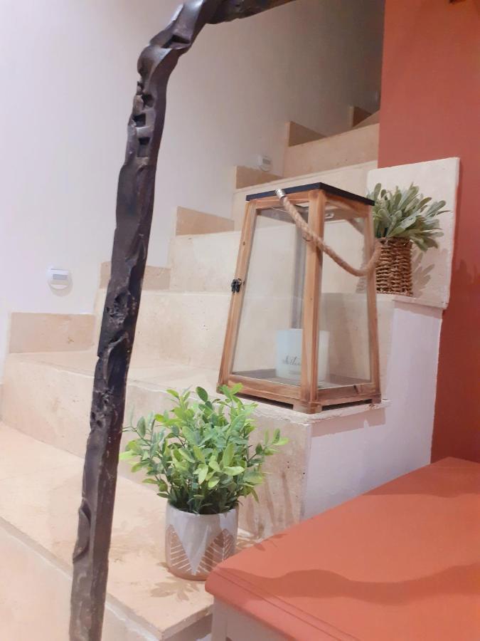 Maison De Village Avec Cour Aux Portes D'Avignon Entraigues-sur-la-Sorgue Bagian luar foto